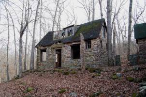 abandonedCabin